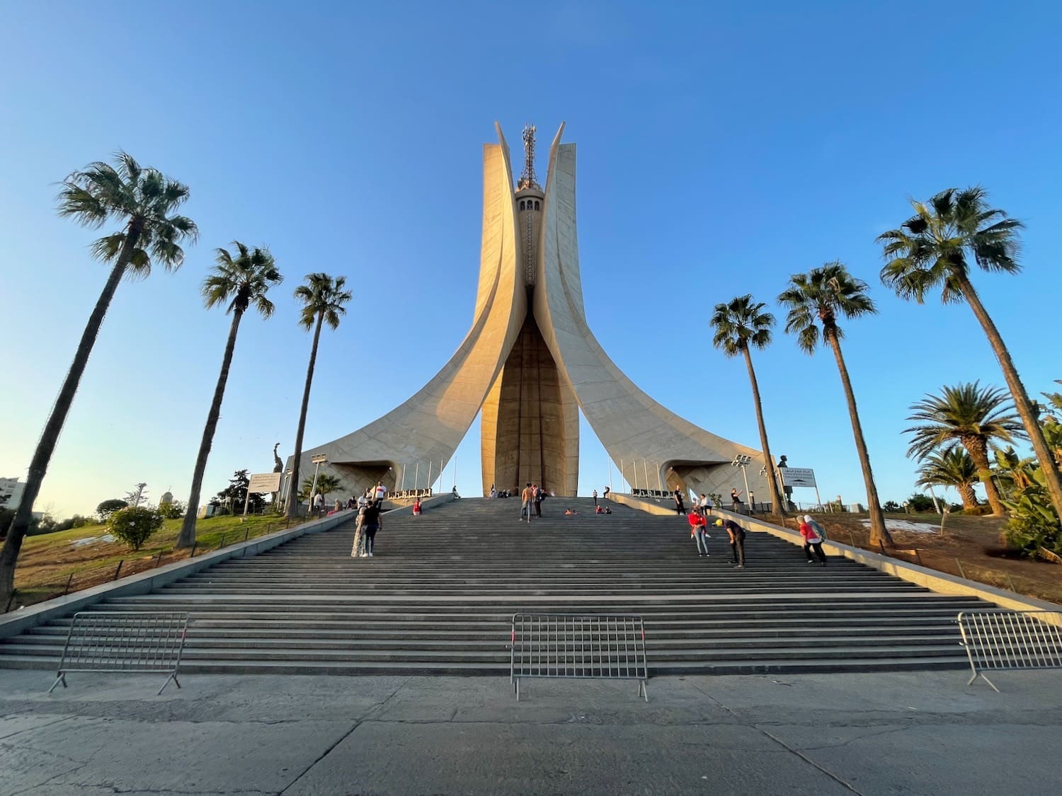 10 Best Prop Firms in Algeria 2025 | Top Trading Platforms