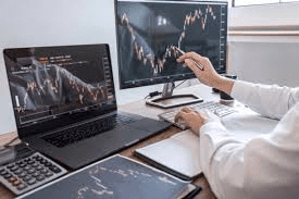 Top Prop Firms for Stock Traders – US Equities & CFDs